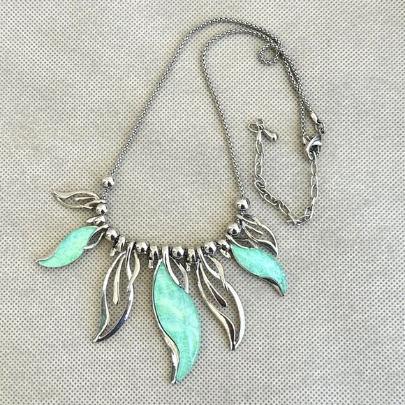 Leaf Necklace Silver Tone Green Blue Reflective Colors Adjustable Length - Picture 2 of 2
